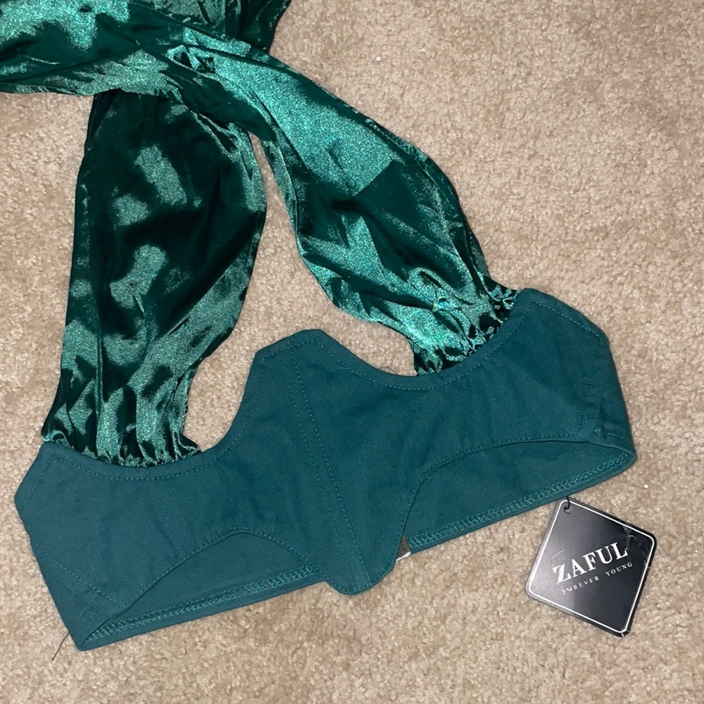 Green crop top